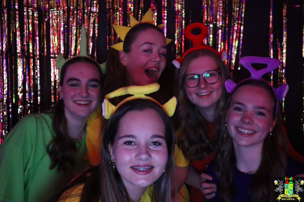 ../Images/Jeugd Opwarmbal Photobooth 180.jpg